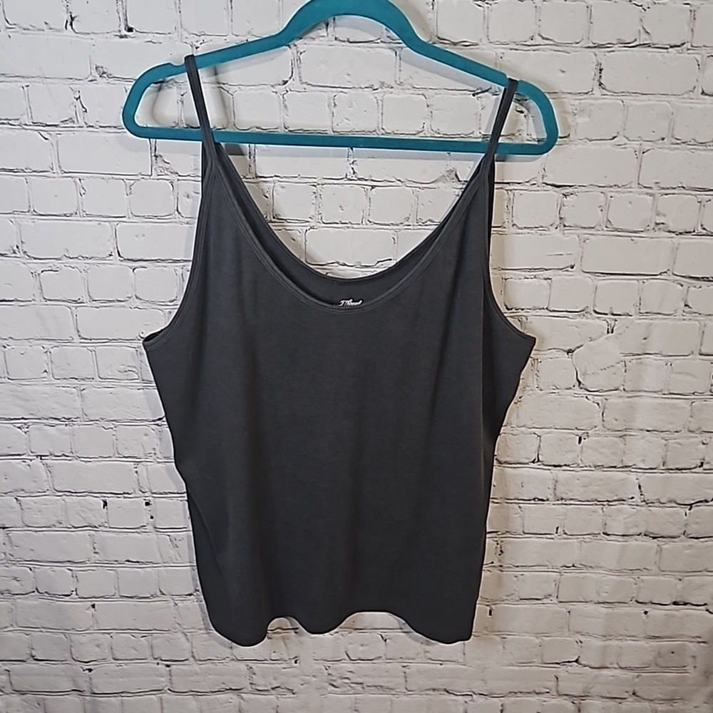 Ribbed spaghetti strap tank top